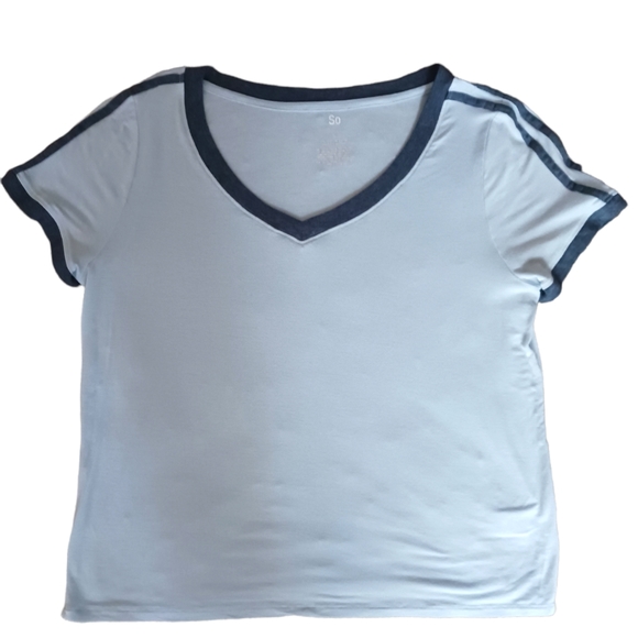 Light Blue V-neck Top, XL (Juniors) - Picture 3 of 4